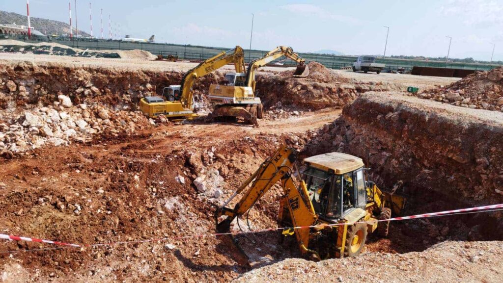 Bulk earthworks with excavators #3