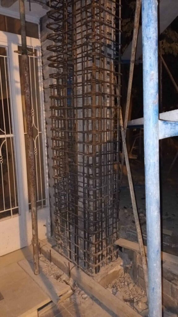 Reinforcement cage for column jacketing before concrete pour