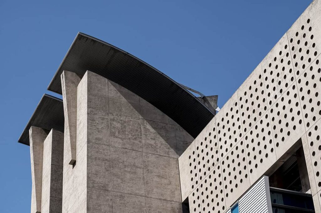 Φέρων οργανισμός κτιρίου από οπλισμένο σκυρόδεμα κατά την κατασκευή